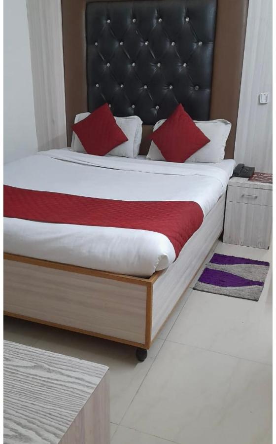 Hotel Star Palace - Near Karol Bagh Metro Delhi  Bagian luar foto