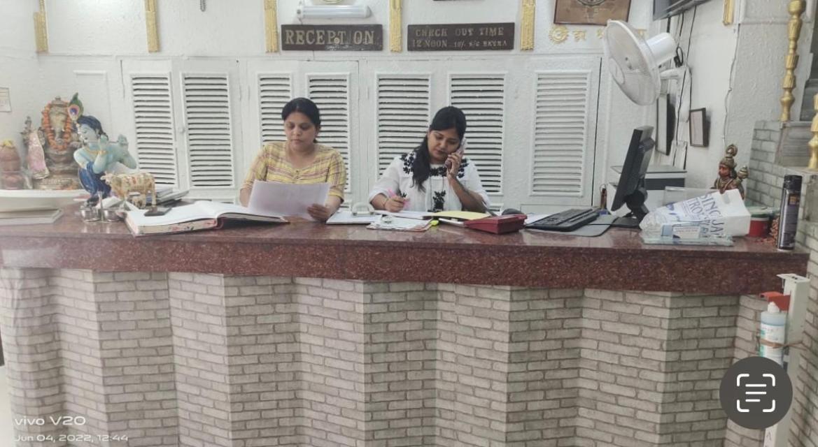Hotel Star Palace - Near Karol Bagh Metro Delhi  Bagian luar foto