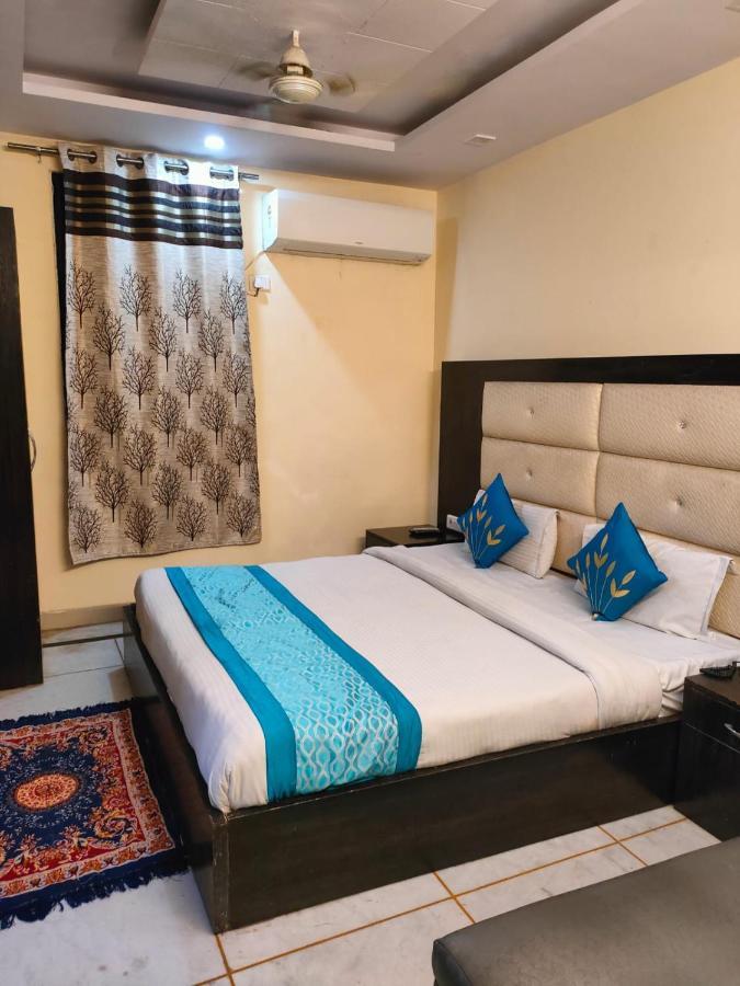 Hotel Star Palace - Near Karol Bagh Metro Delhi  Bagian luar foto