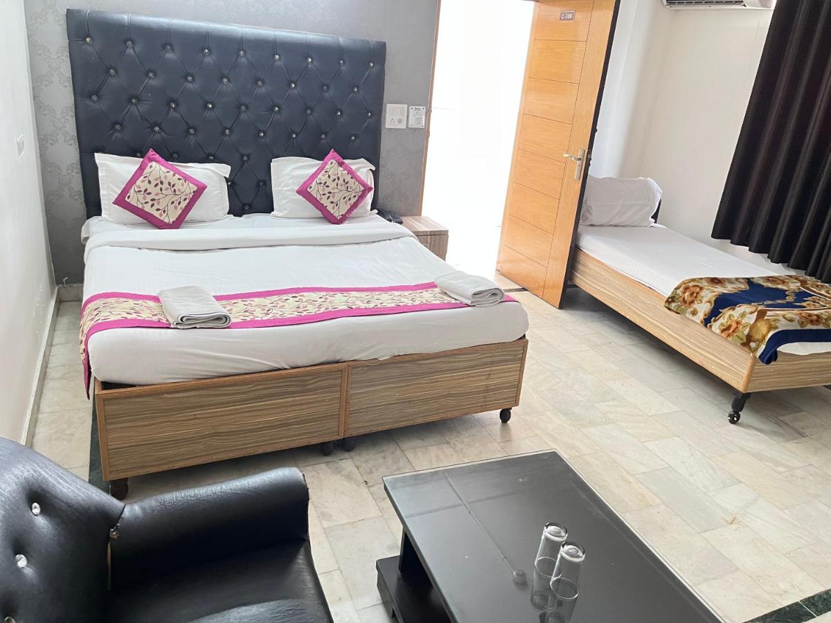 Hotel Star Palace - Near Karol Bagh Metro Delhi  Bagian luar foto