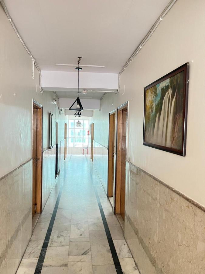 Hotel Star Palace - Near Karol Bagh Metro Delhi  Bagian luar foto
