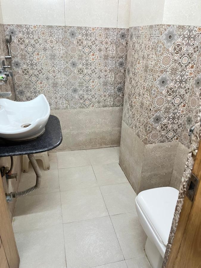 Hotel Star Palace - Near Karol Bagh Metro Delhi  Bagian luar foto