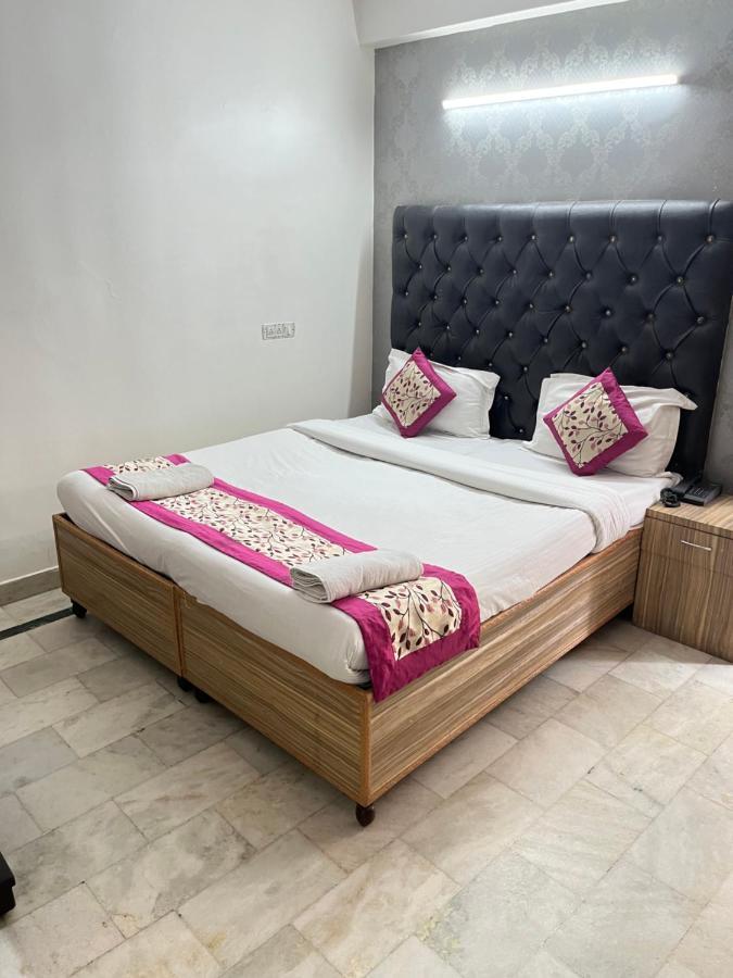 Hotel Star Palace - Near Karol Bagh Metro Delhi  Bagian luar foto