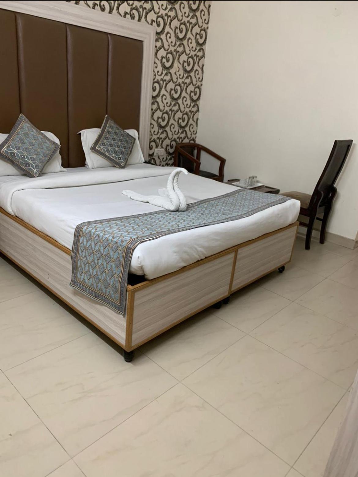 Hotel Star Palace - Near Karol Bagh Metro Delhi  Bagian luar foto