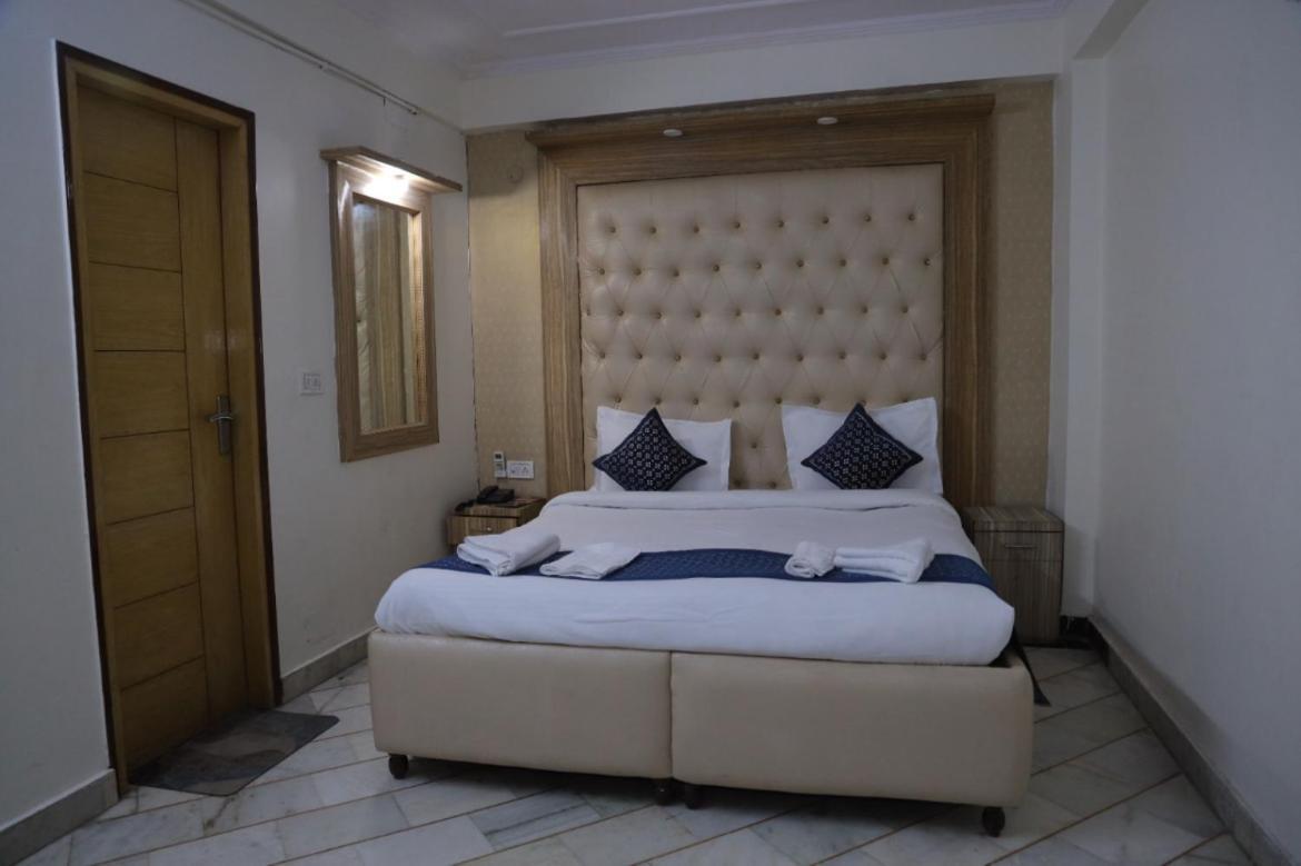 Hotel Star Palace - Near Karol Bagh Metro Delhi  Bagian luar foto