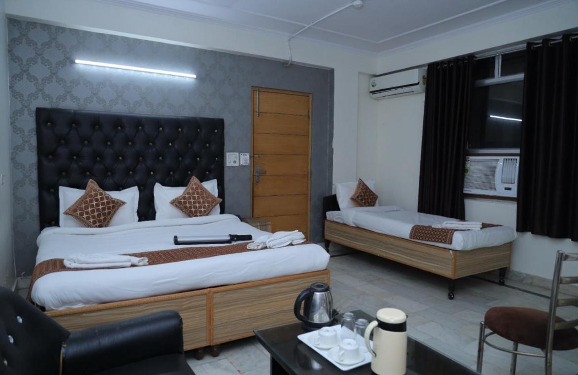 Hotel Star Palace - Near Karol Bagh Metro Delhi  Bagian luar foto