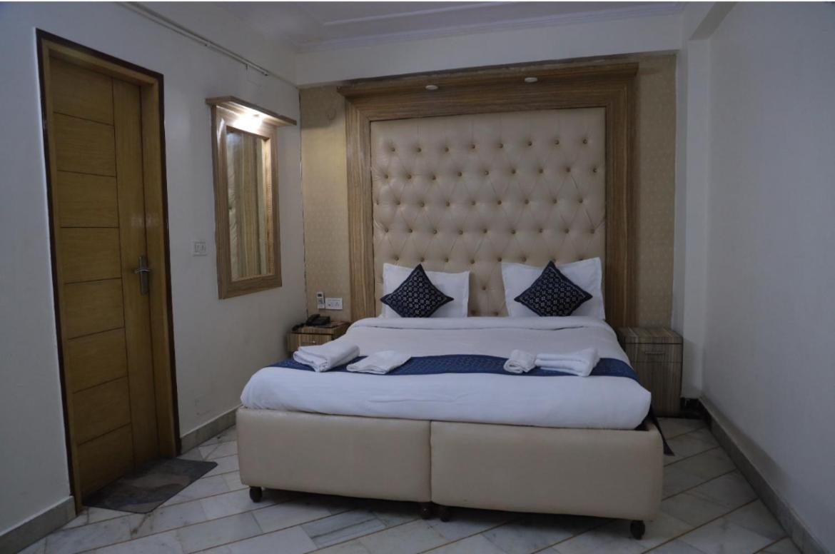 Hotel Star Palace - Near Karol Bagh Metro Delhi  Bagian luar foto